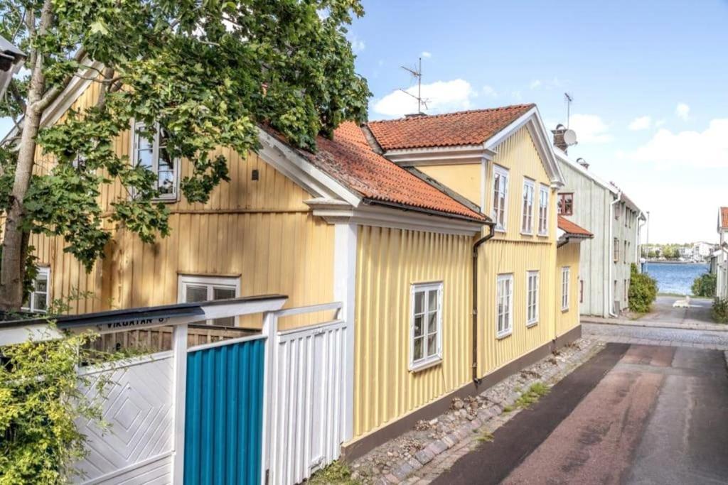 Central Laegenhet I 1700-Talshus Västervik Extérieur photo