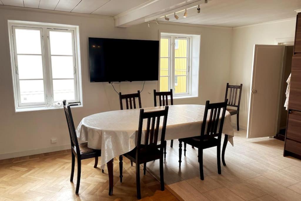 Central Laegenhet I 1700-Talshus Västervik Extérieur photo