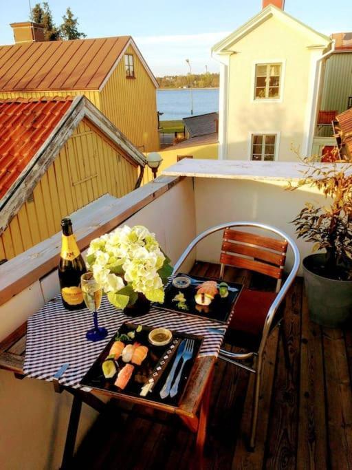 Central Laegenhet I 1700-Talshus Västervik Extérieur photo