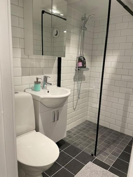 Central Laegenhet I 1700-Talshus Västervik Extérieur photo