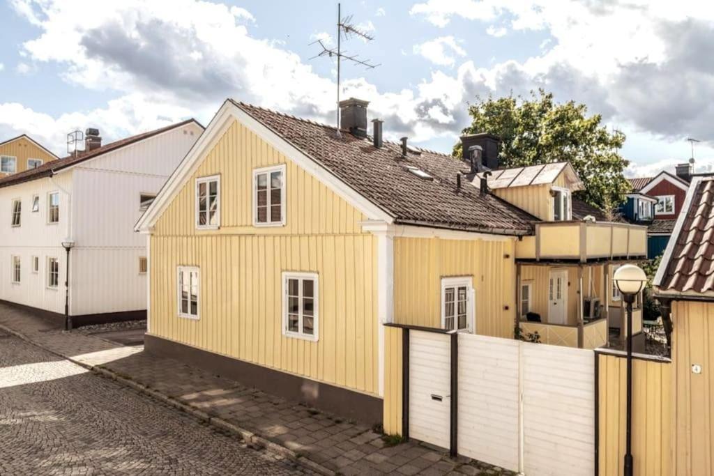 Central Laegenhet I 1700-Talshus Västervik Extérieur photo