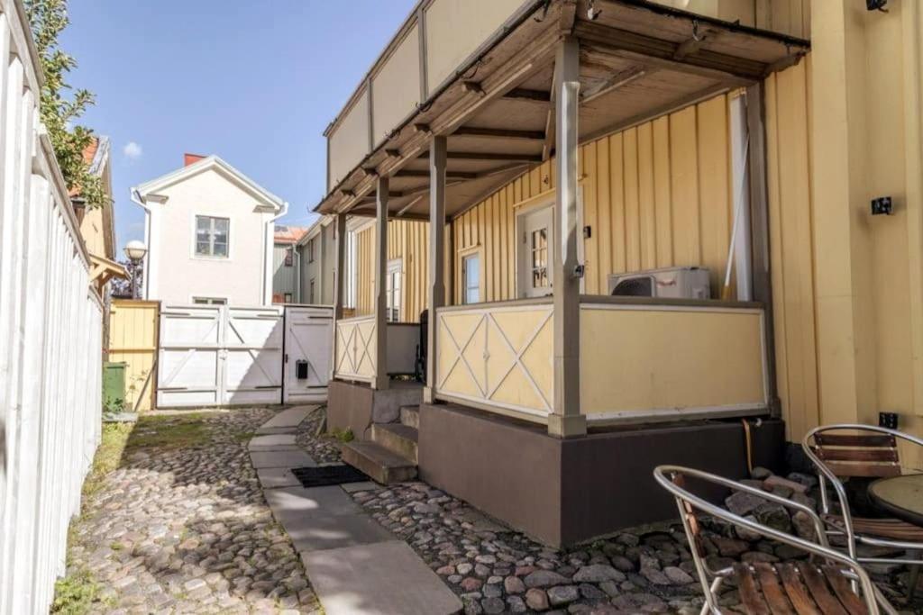 Central Laegenhet I 1700-Talshus Västervik Extérieur photo