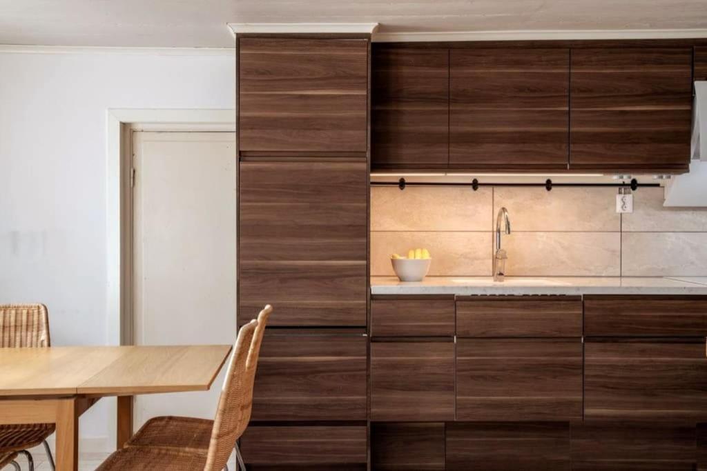Central Laegenhet I 1700-Talshus Västervik Extérieur photo