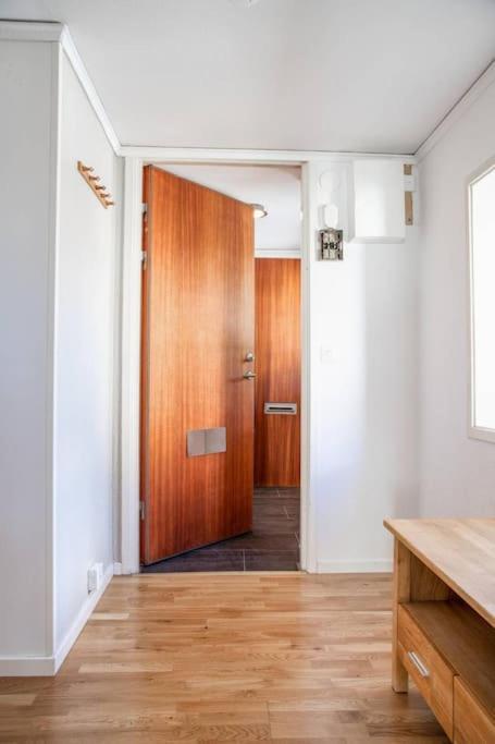 Central Laegenhet I 1700-Talshus Västervik Chambre photo