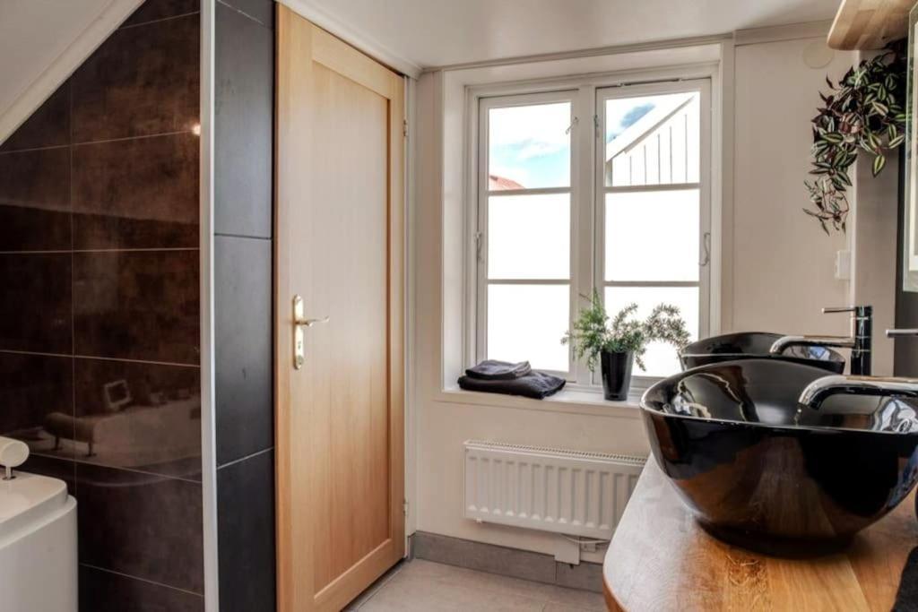 Central Laegenhet I 1700-Talshus Västervik Chambre photo